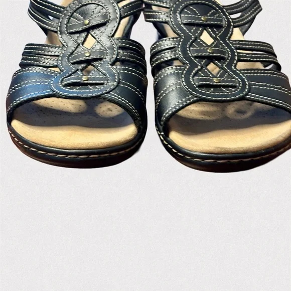 Clarks Leisa Janna Black Sandal, Size 8W Leather Hook‑&‑Loop Strappy Sandals - Picture 4 of 14